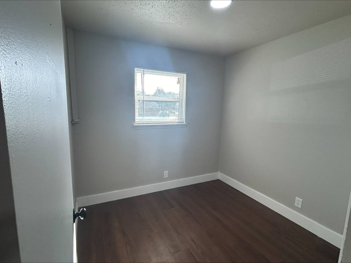 Apartment for rent at 818 W Texas St, Denison, TX 75020