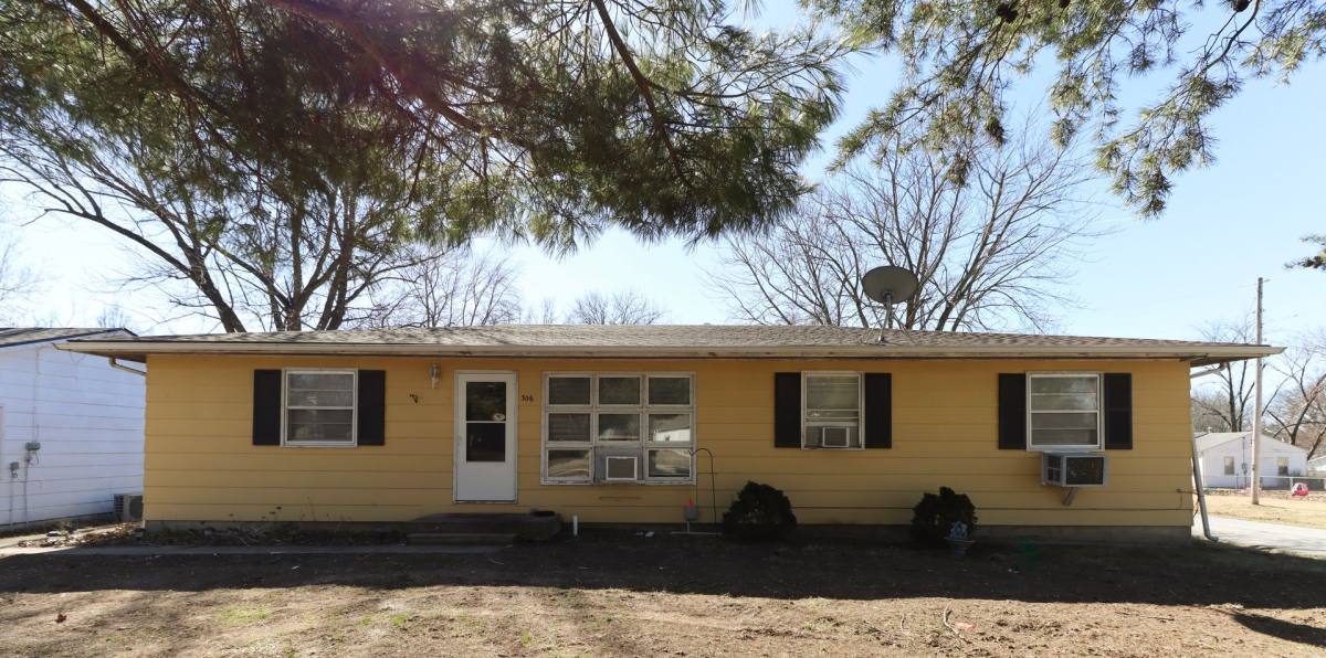 Apartment for rent at 306 E Highway 124, Hallsville, MO 65255