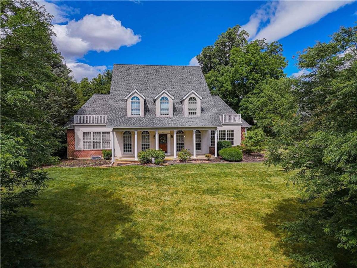House for rent at 3475 Manor Rd, Bethlehem, PA 18020