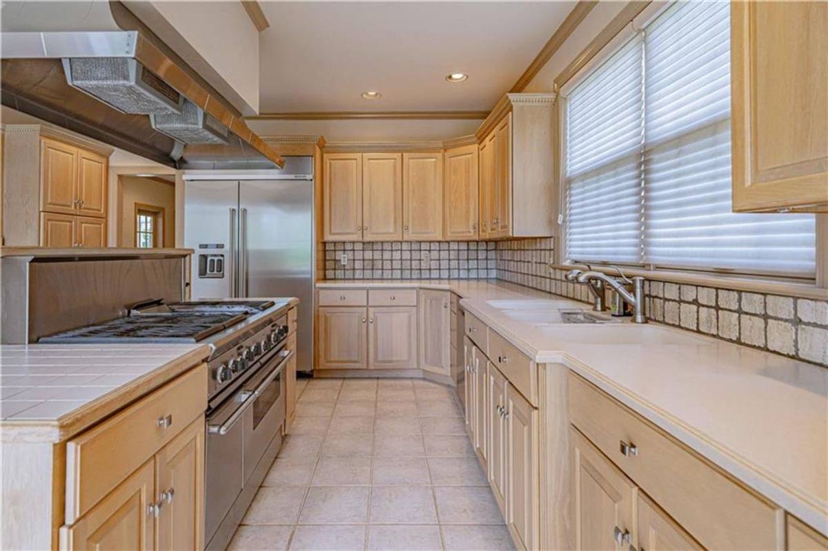 House for rent at 3475 Manor Rd, Bethlehem, PA 18020