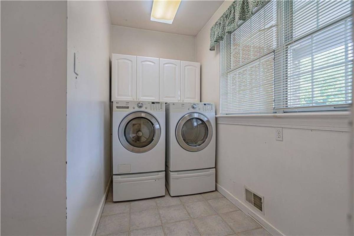 House for rent at 3475 Manor Rd, Bethlehem, PA 18020