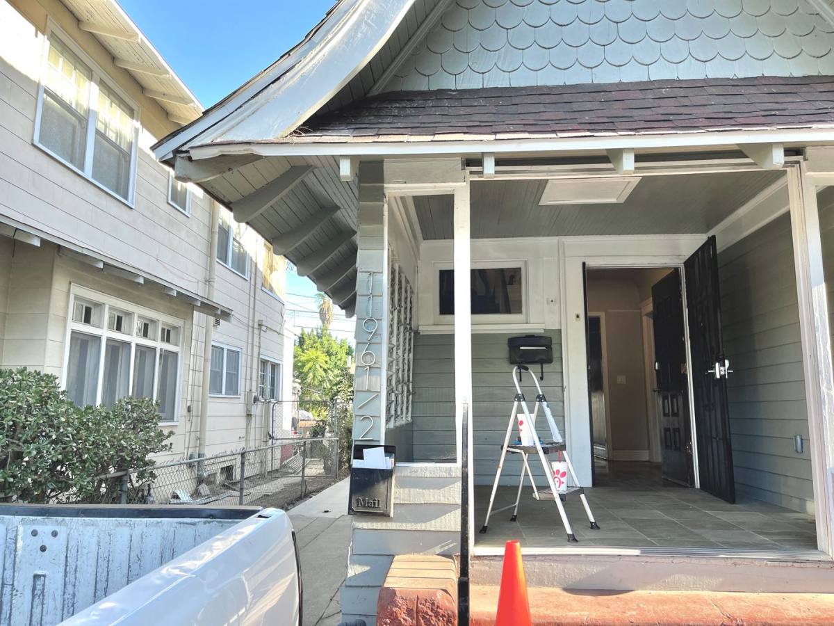 Apartment for rent at 1196 W 36th St, Los Angeles, CA 90007