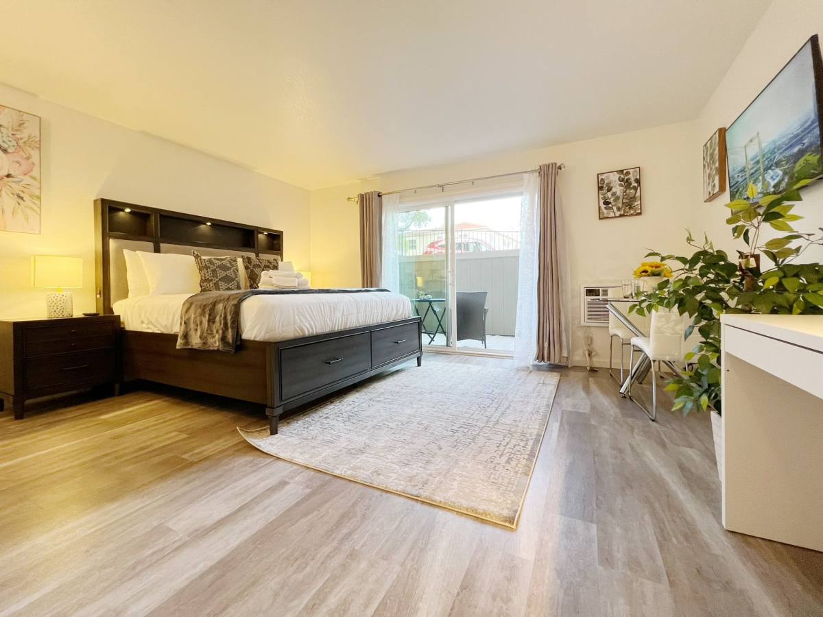 Apartment for rent at 1309 Creekside Dr, Walnut Creek, CA 94596