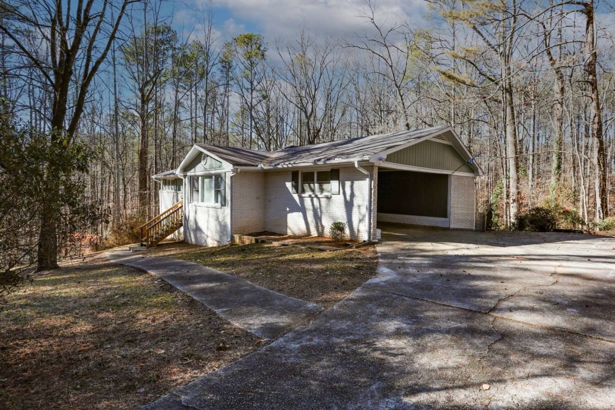 House for rent at 3165 Laura Lane, Douglasville, GA 30135