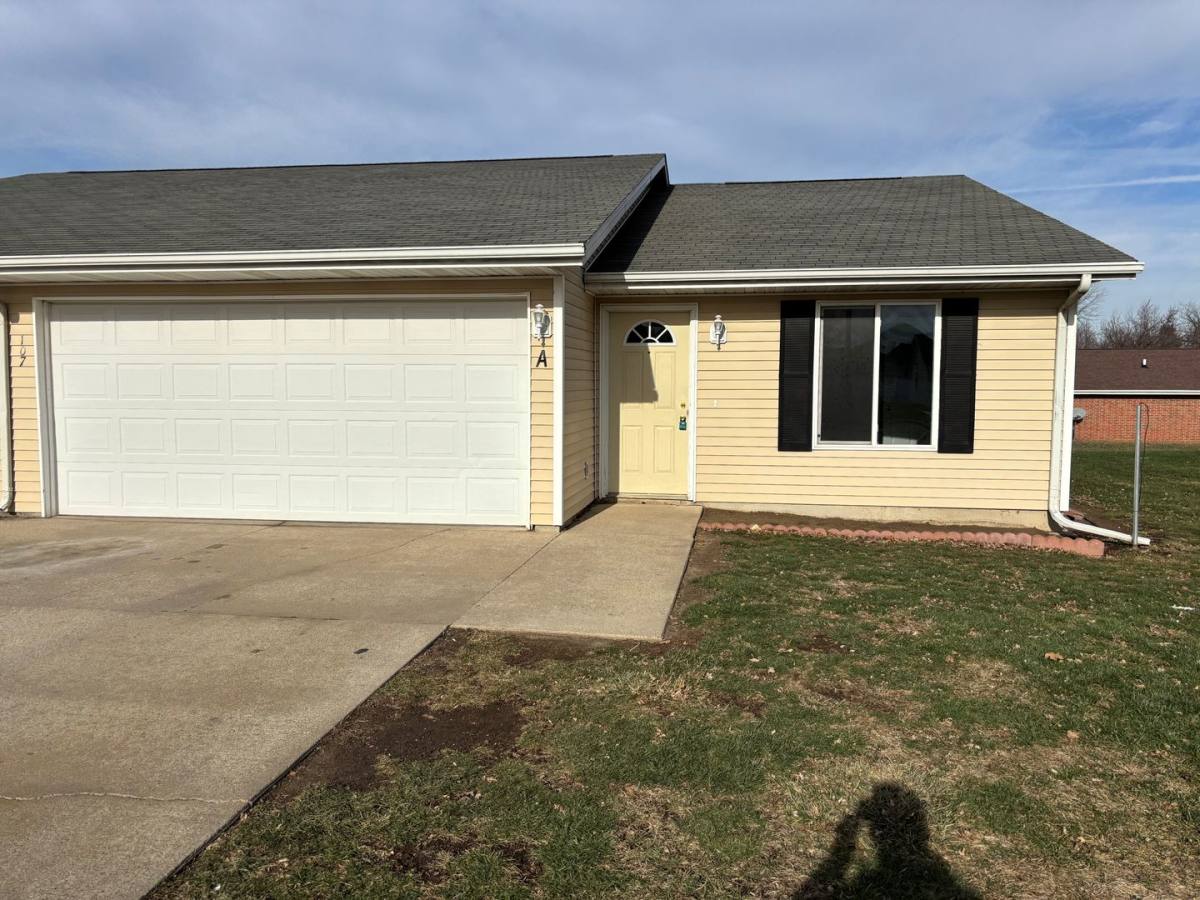 Apartment for rent at 107 W Steenhoek St, Prairie City, IA 50228