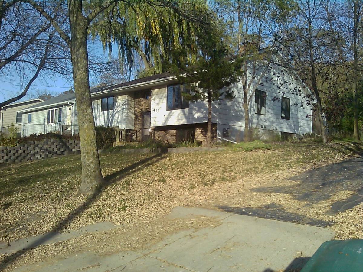 Apartment for rent at 422 James Ave, Mankato, MN 56001