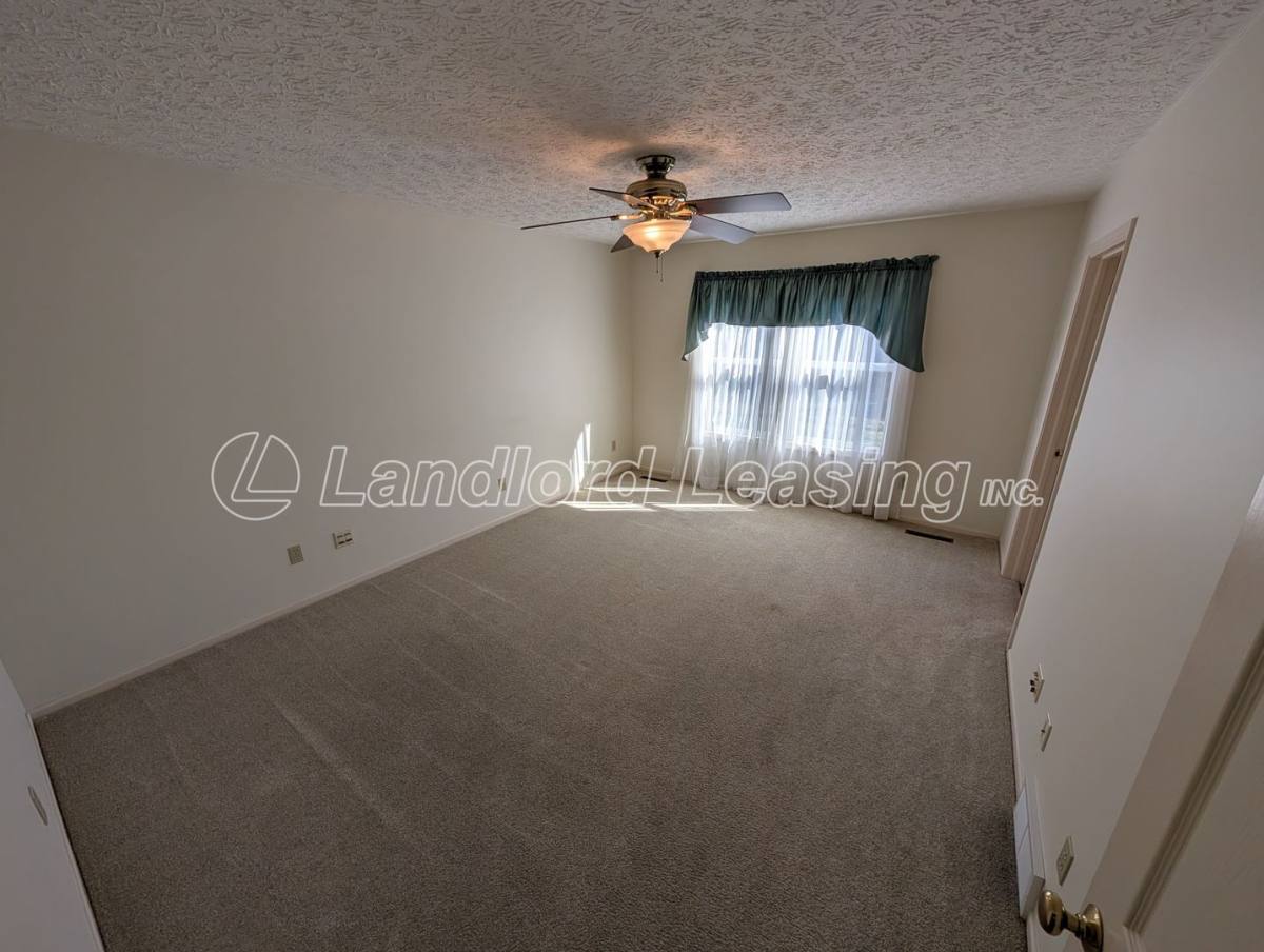 House for rent at 1417 Hollow Wood Lane, Avon, OH 44011