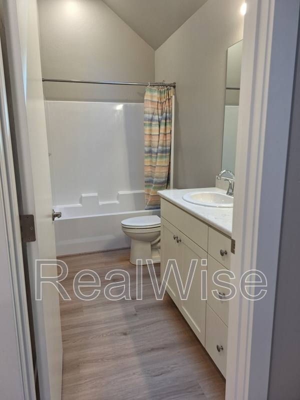 Apartment for rent at 126 Strawberry Lane, Ashland, OR 97520