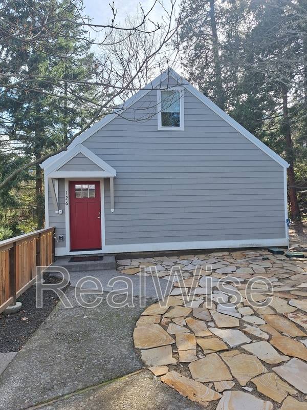 Apartment for rent at 126 Strawberry Lane, Ashland, OR 97520