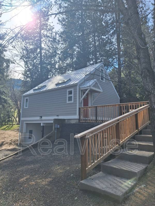 Apartment for rent at 126 Strawberry Lane, Ashland, OR 97520
