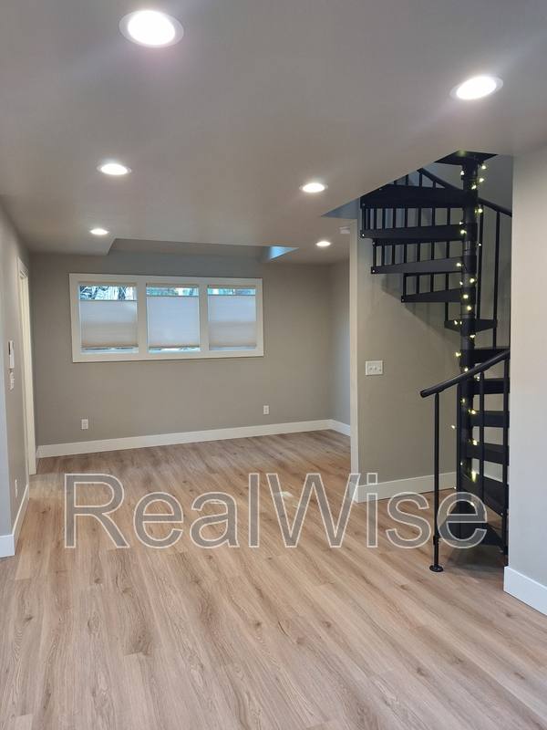 Apartment for rent at 126 Strawberry Lane, Ashland, OR 97520