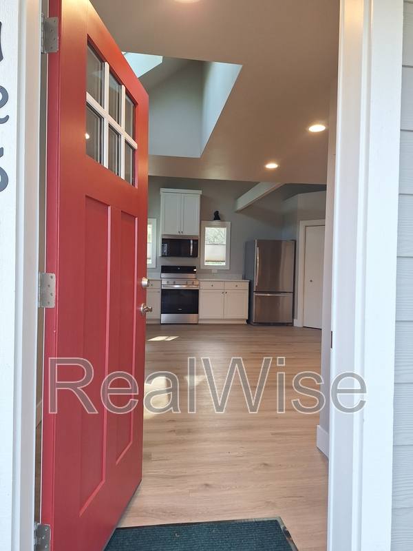 Apartment for rent at 126 Strawberry Lane, Ashland, OR 97520