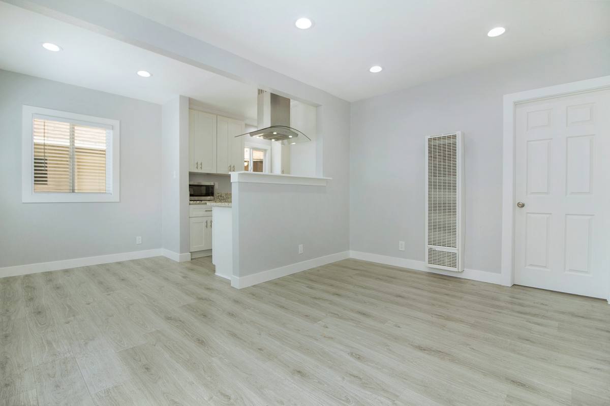 Apartment for rent at 77-79 E Ellis St, Long Beach, CA 90805