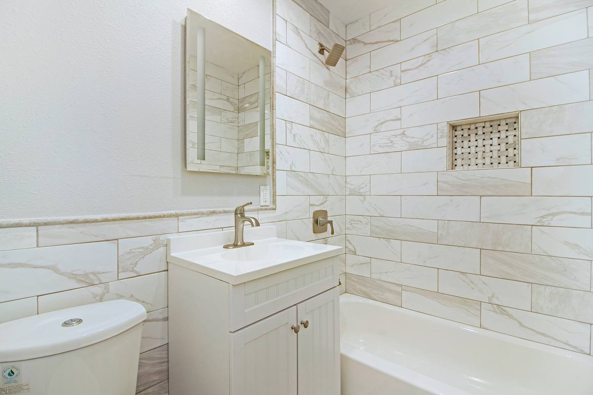 Apartment for rent at 77-79 E Ellis St, Long Beach, CA 90805