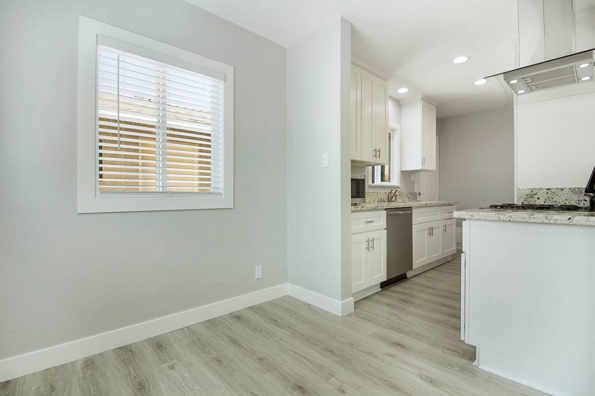 Apartment for rent at 77-79 E Ellis St, Long Beach, CA 90805