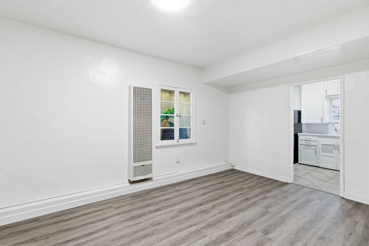 Apartment for rent at 2401 20th St, Santa Monica, CA 90405
