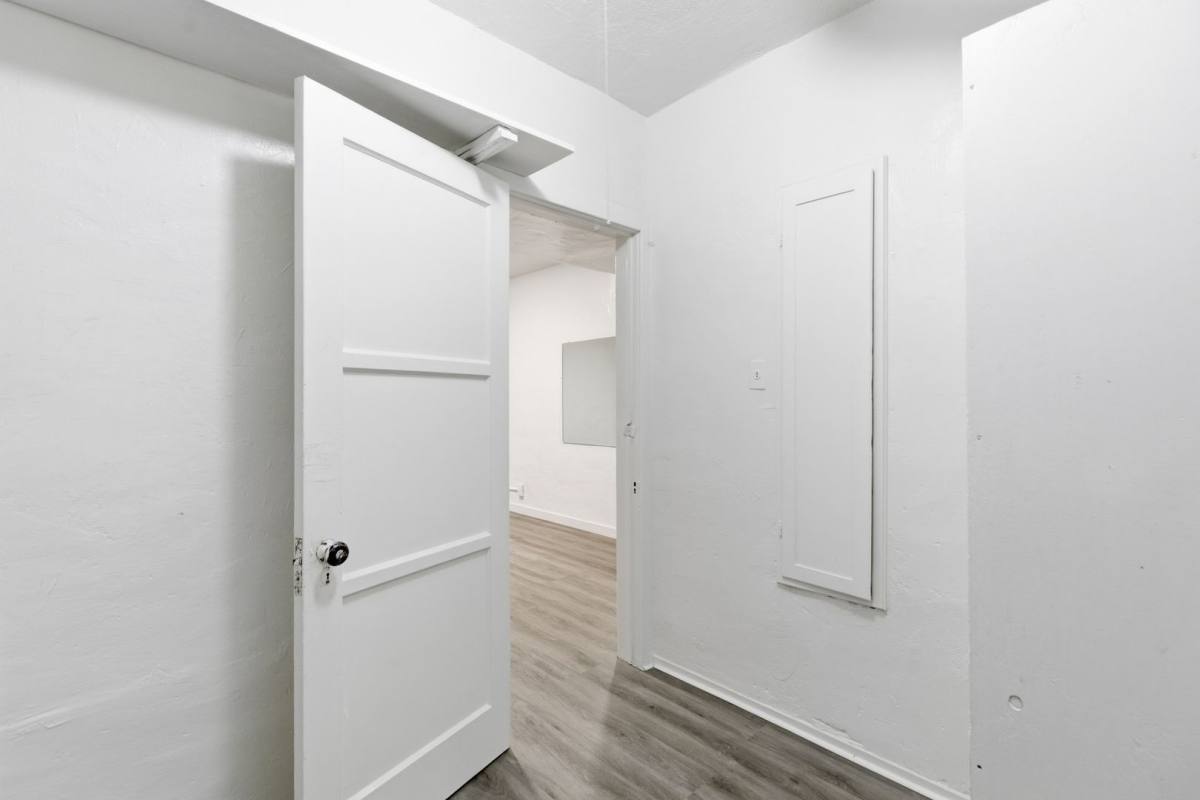 Apartment for rent at 2401 20th St, Santa Monica, CA 90405