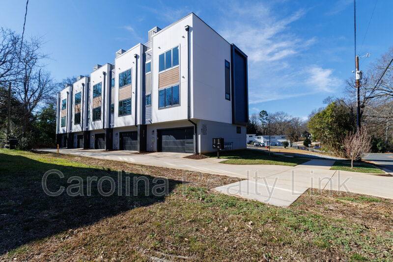 Townhouse for rent at 3521 Avalon Ave #1, Charlotte, NC 28208