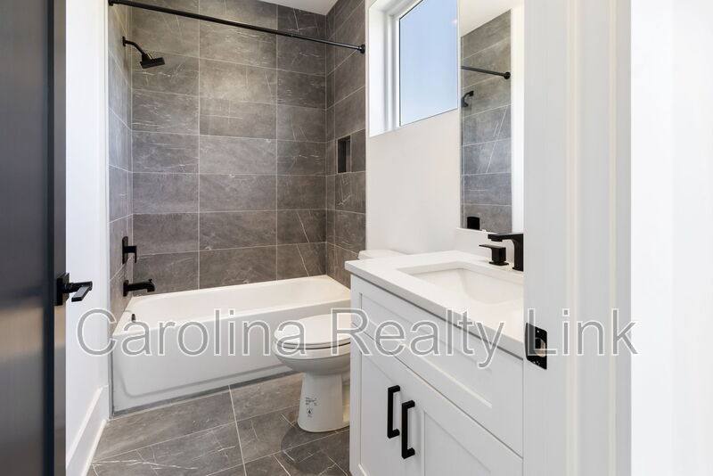 Townhouse for rent at 3521 Avalon Ave #1, Charlotte, NC 28208