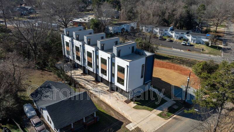 Townhouse for rent at 3521 Avalon Ave #1, Charlotte, NC 28208
