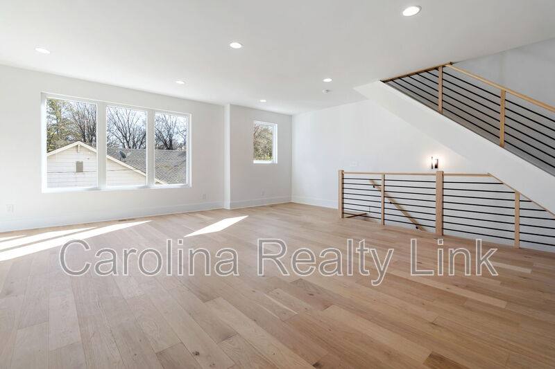Townhouse for rent at 3521 Avalon Ave #1, Charlotte, NC 28208