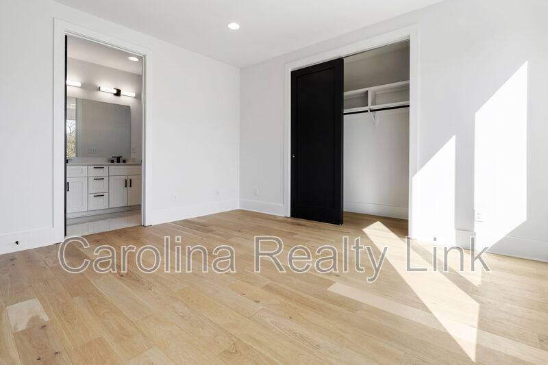 Townhouse for rent at 3521 Avalon Ave #1, Charlotte, NC 28208