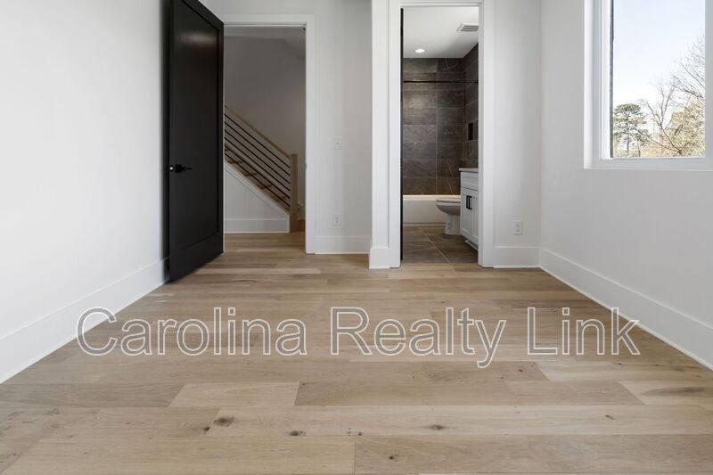Townhouse for rent at 3521 Avalon Ave #1, Charlotte, NC 28208