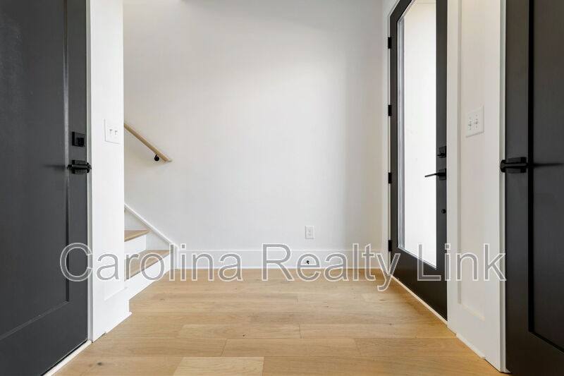 Townhouse for rent at 3521 Avalon Ave #1, Charlotte, NC 28208