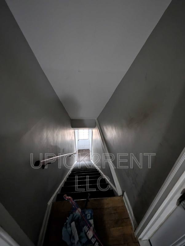 Apartment for rent at 215 S Ewing St #B, Lancaster, OH 43130