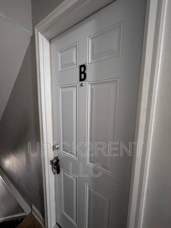 Apartment for rent at 215 S Ewing St #B, Lancaster, OH 43130