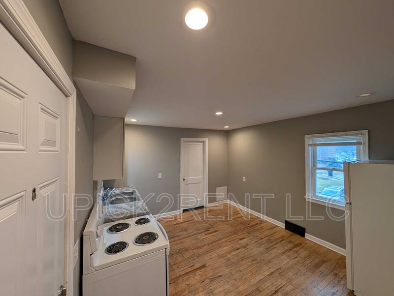 Apartment for rent at 215 S Ewing St #B, Lancaster, OH 43130