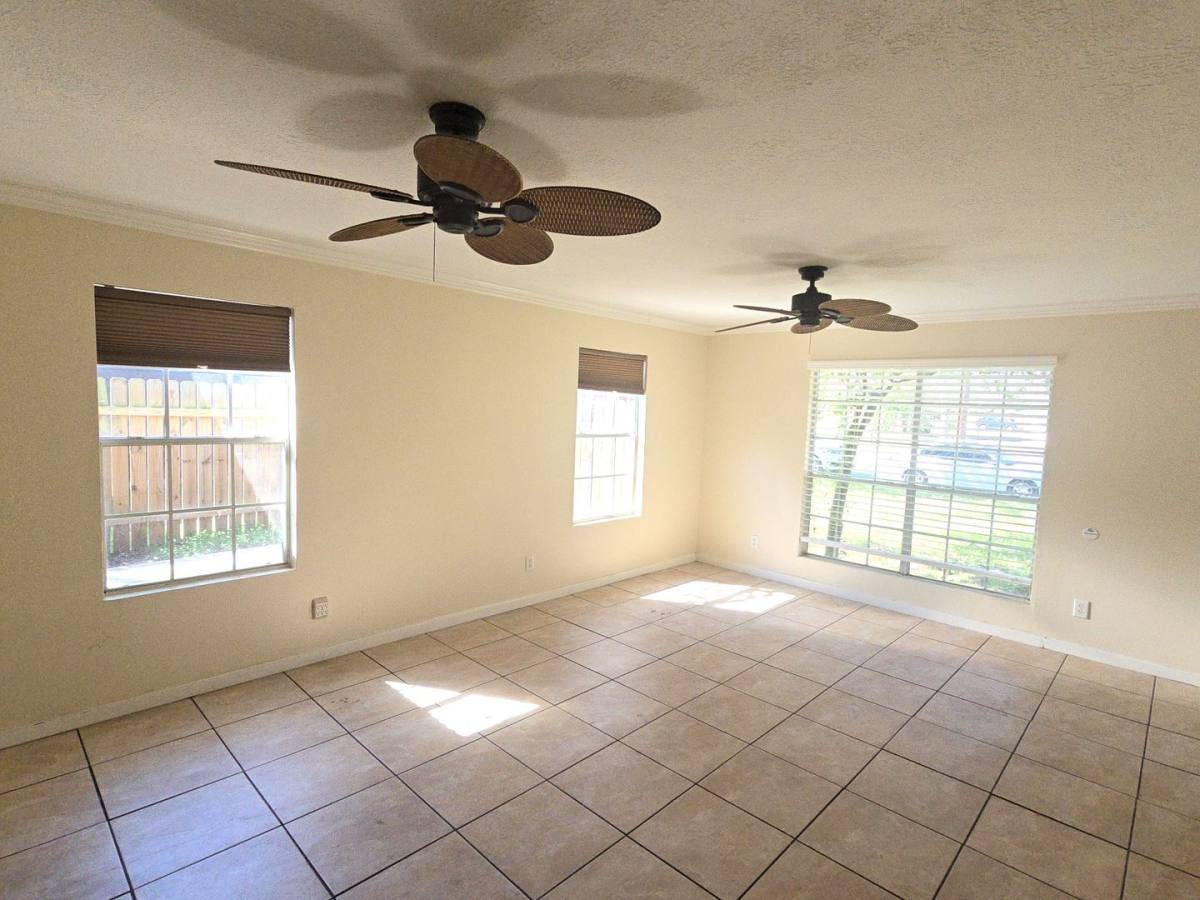 Apartment for rent at 409 Commerce St, Tomball, TX 77375
