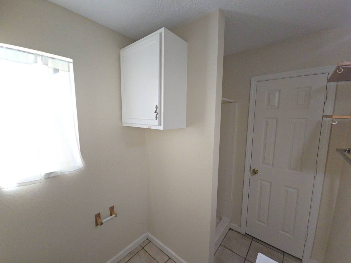 Apartment for rent at 409 Commerce St, Tomball, TX 77375