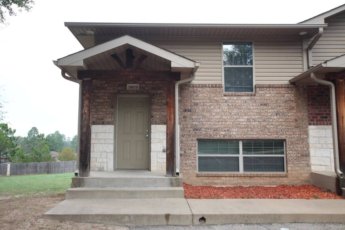 Townhouse for rent at 18057 Loring Lane, Lindale, TX 75771