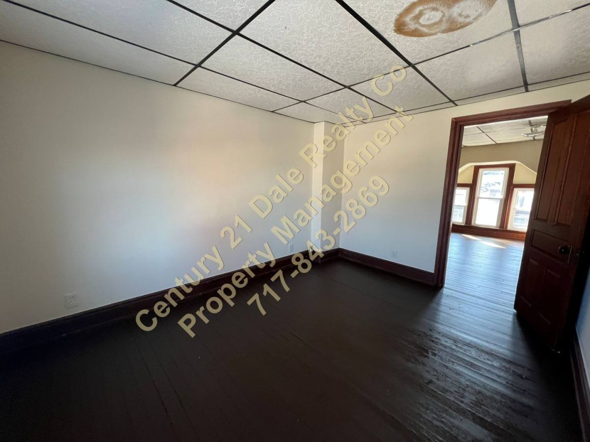 Apartment for rent at 1305 N George St, York, PA 17404