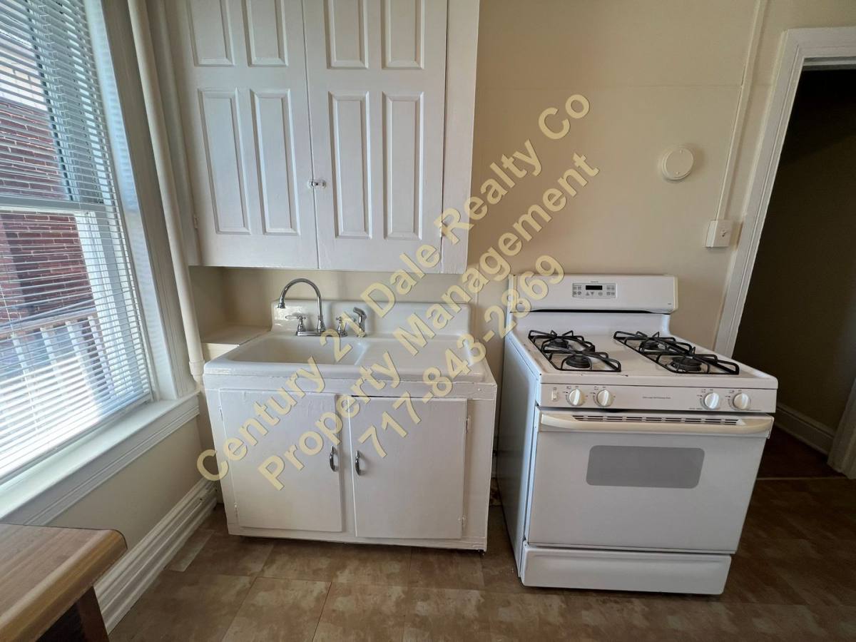 Apartment for rent at 1305 N George St, York, PA 17404