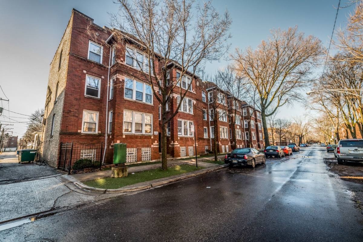 Apartment for rent at 1501 E 68th, Chicago, IL 60637