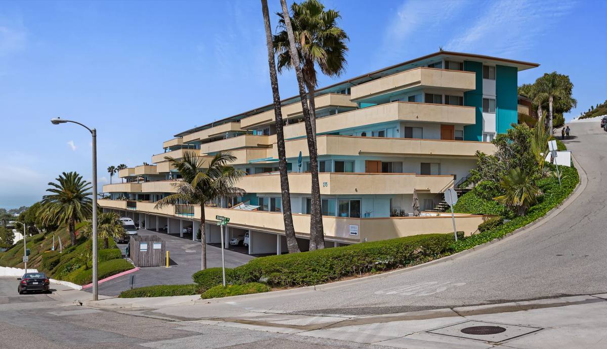Apartment for rent at 333 N Kalorama St, Ventura, CA 93001