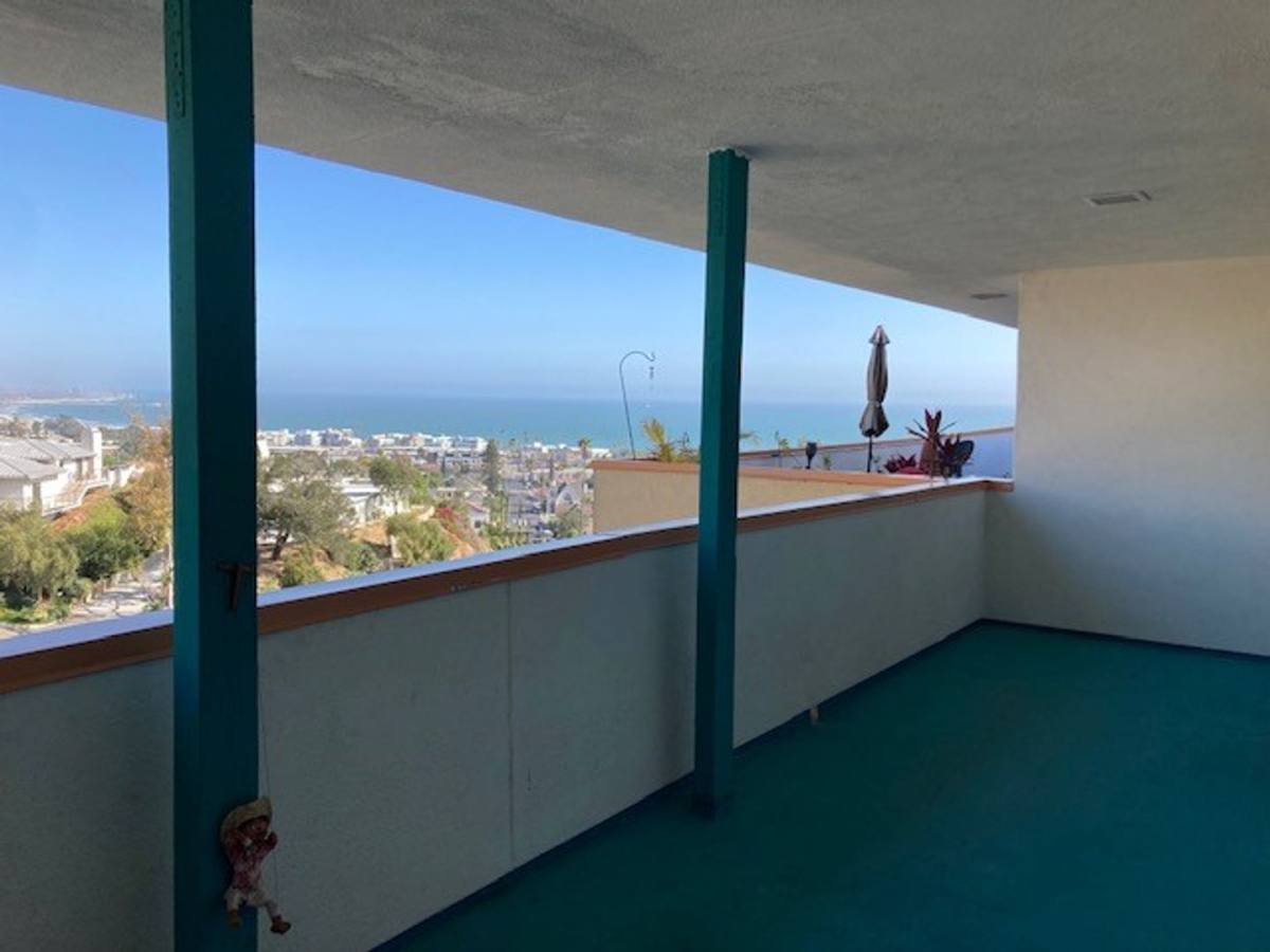 Apartment for rent at 333 N Kalorama St, Ventura, CA 93001
