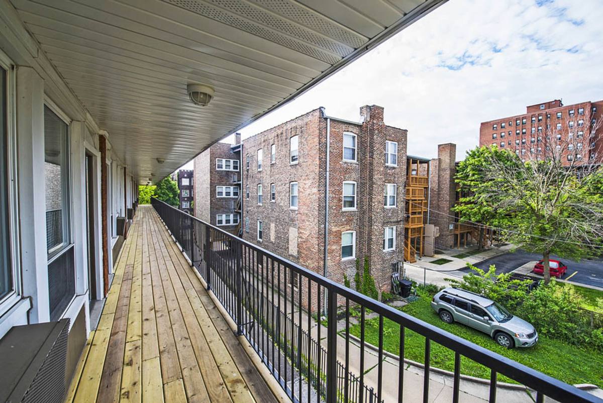6832 S Crandon, Chicago, IL 60649 - Apartment for Rent - Image 2