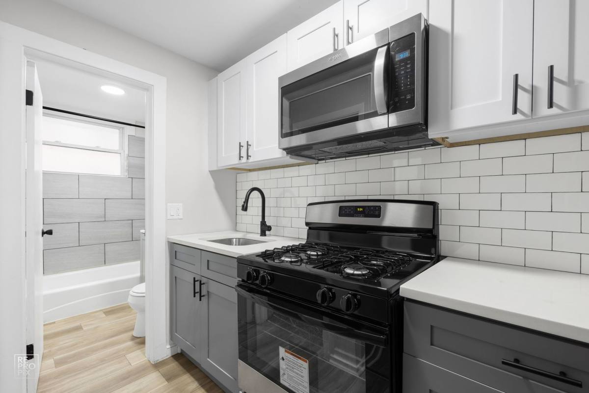 6832 S Crandon, Chicago, IL 60649 - Apartment for Rent - Image 5