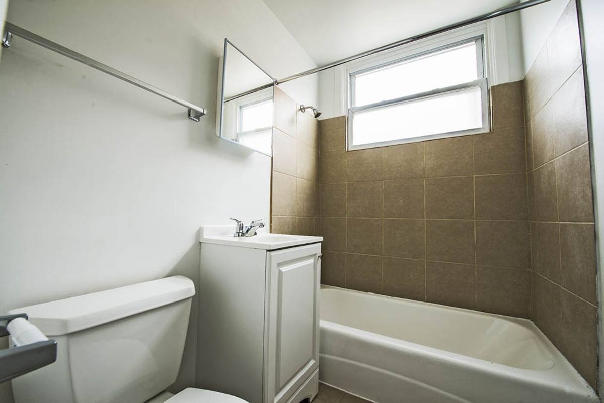 Apartment for rent at 6832 S Crandon, Chicago, IL 60649