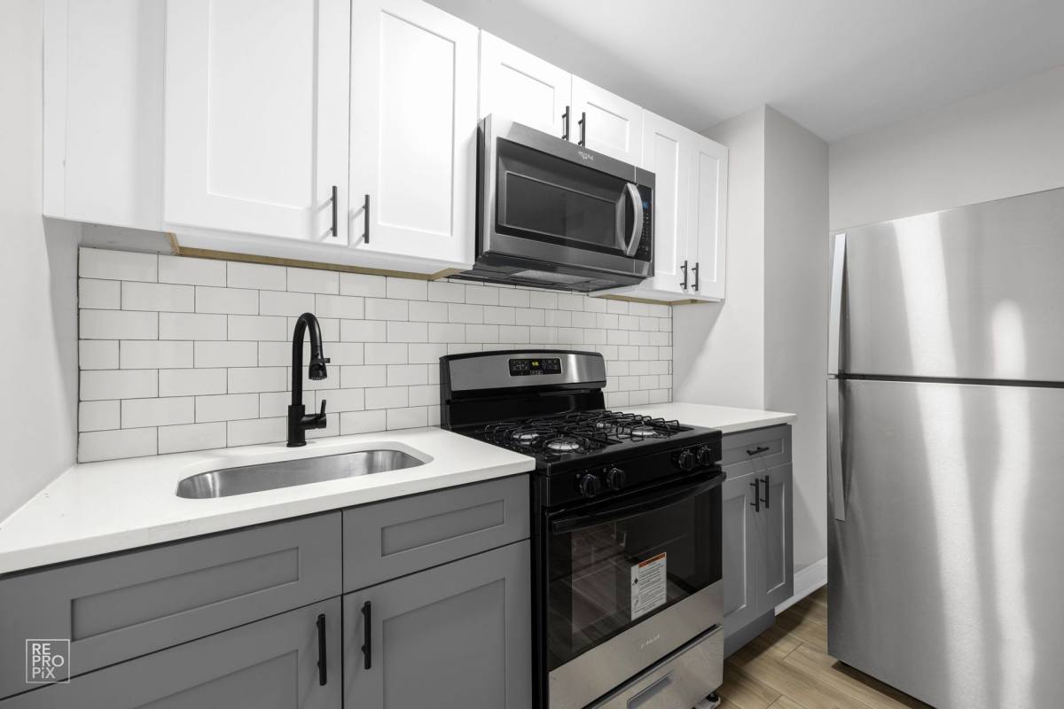 6832 S Crandon, Chicago, IL 60649 - Apartment for Rent - Image 6