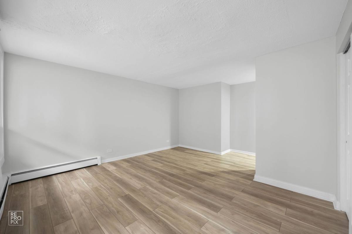 Apartment for rent at 6832 S Crandon, Chicago, IL 60649