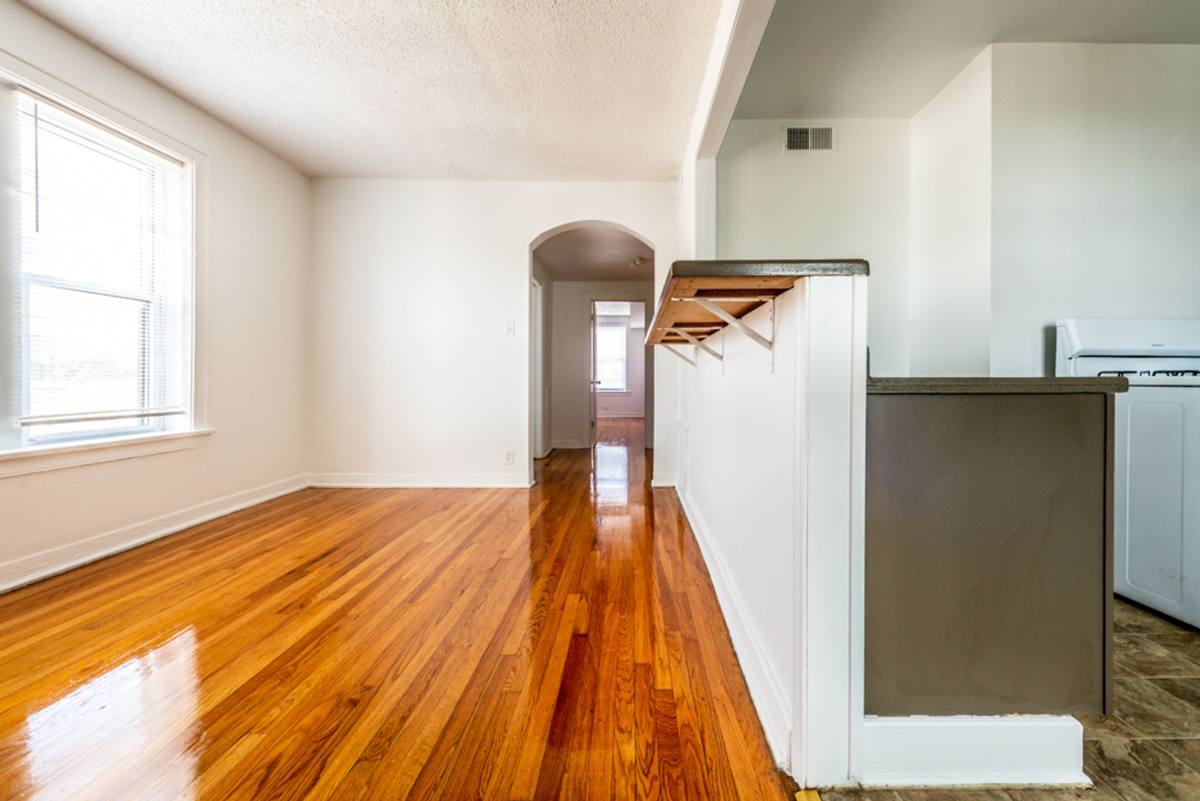 Apartment for rent at 7800 S Jeffery Blvd, Chicago, IL 60649