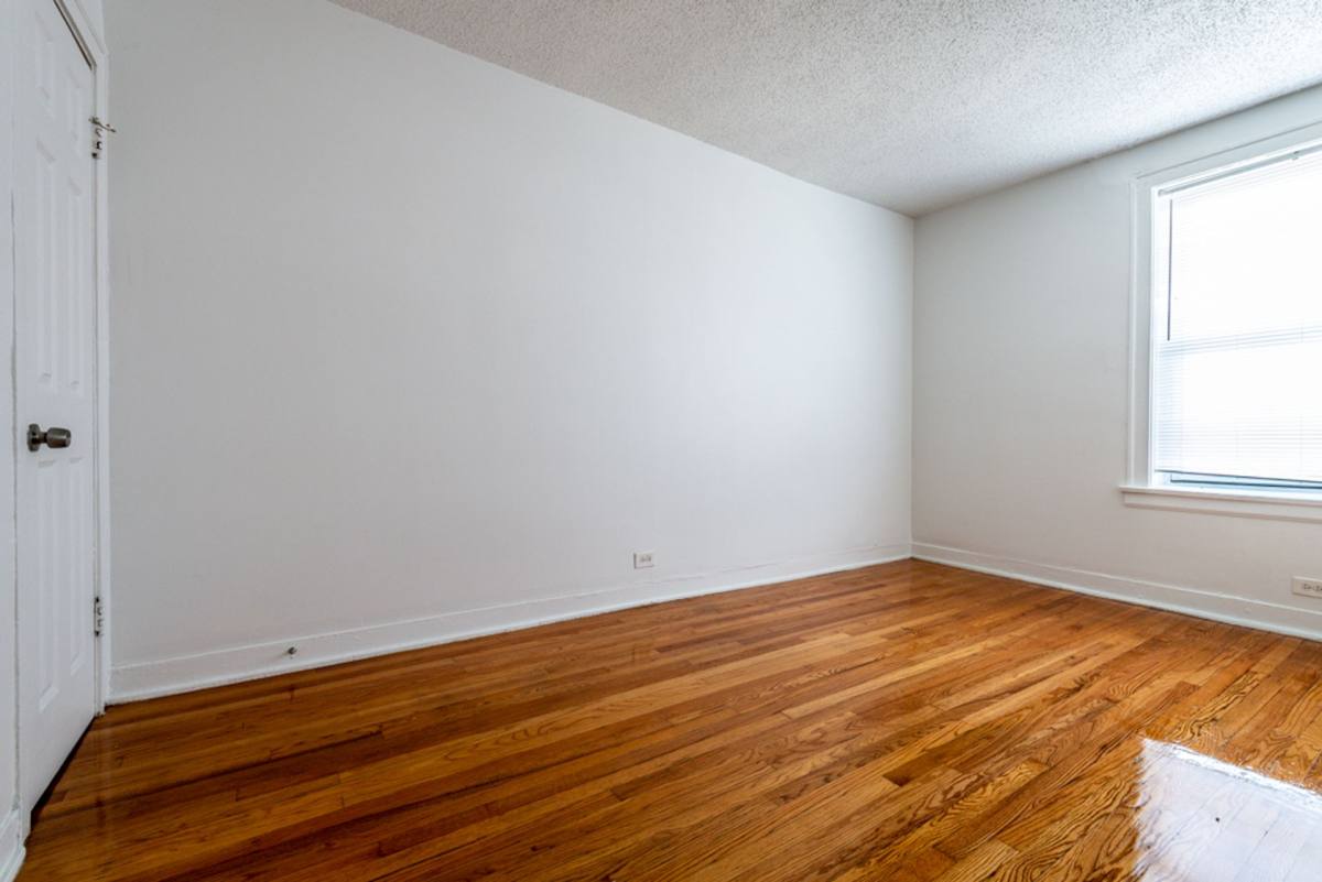 Apartment for rent at 7800 S Jeffery Blvd, Chicago, IL 60649