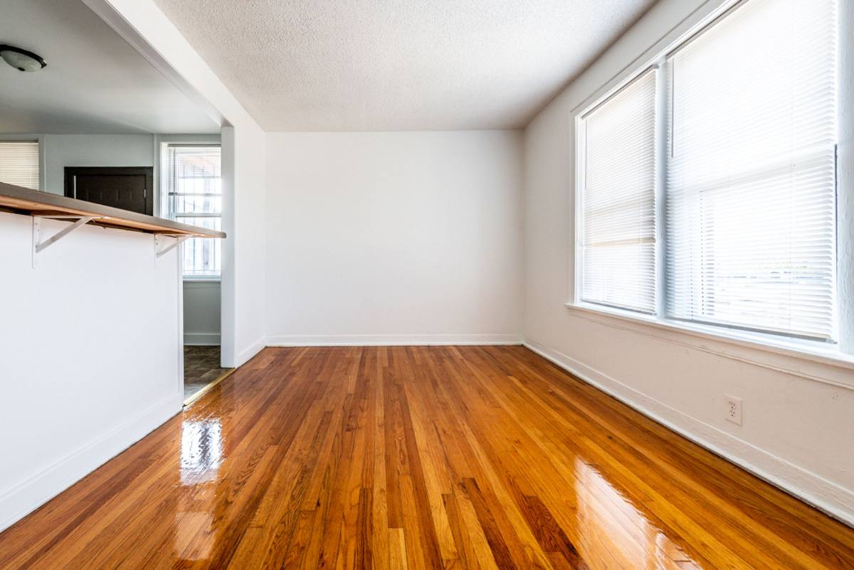 Apartment for rent at 7800 S Jeffery Blvd, Chicago, IL 60649