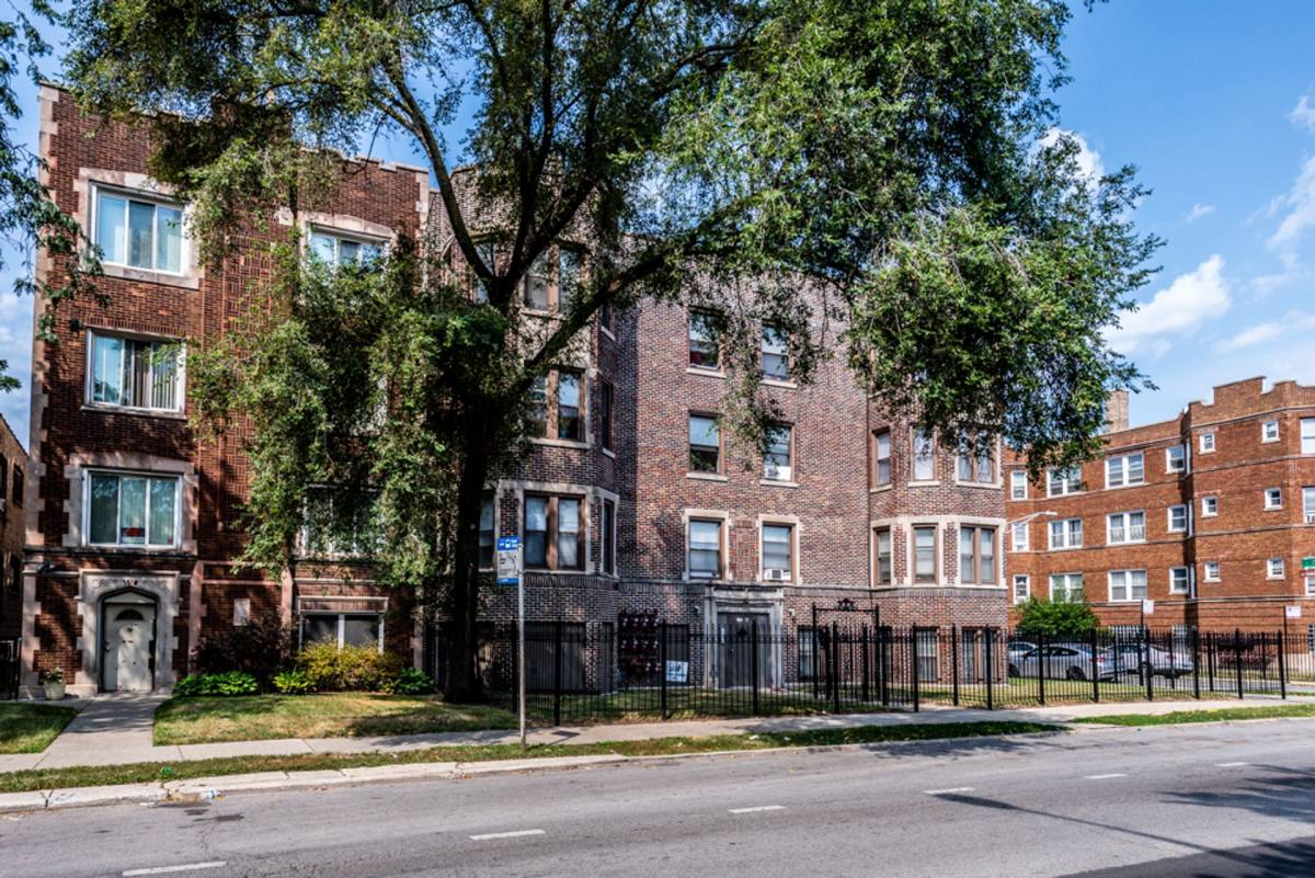 Apartment for rent at 7800 S Jeffery Blvd, Chicago, IL 60649