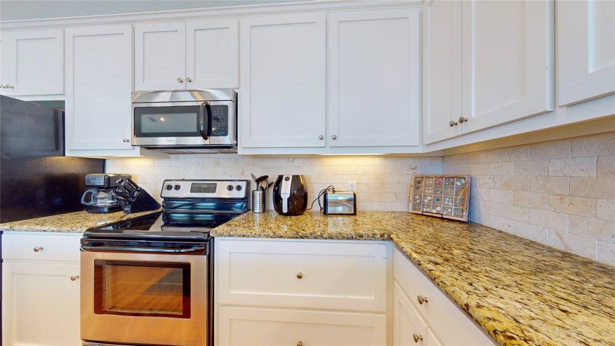 Apartment for rent at 1121 Blue Water Dr, Port Bolivar, TX 77650