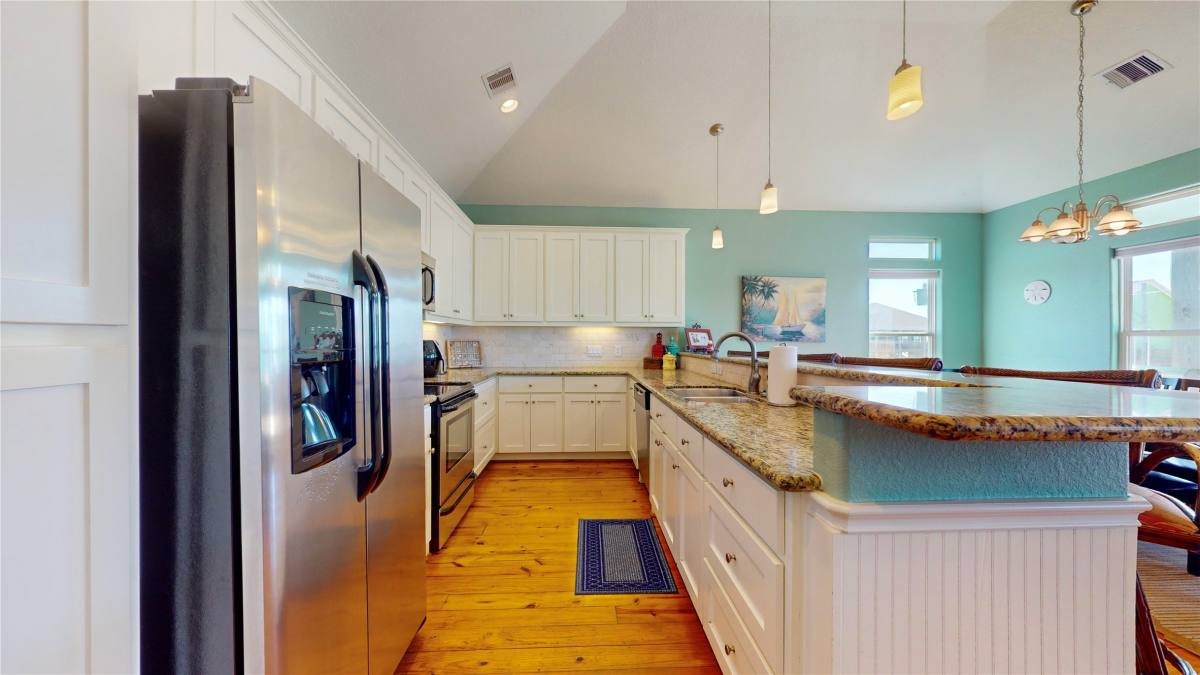 Apartment for rent at 1121 Blue Water Dr, Port Bolivar, TX 77650